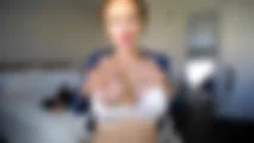 Bunda nua balançando show de ouro.