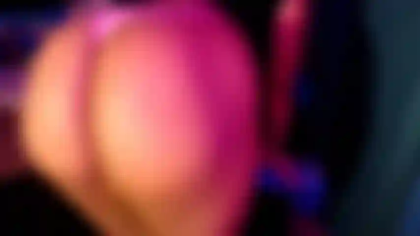 Palmada, quicando, espalhando bunda.