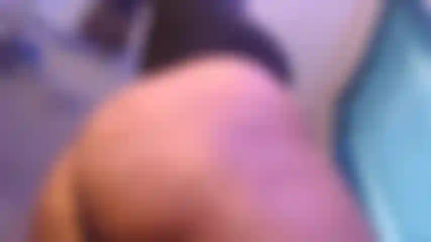 Creme enquanto rebola.
