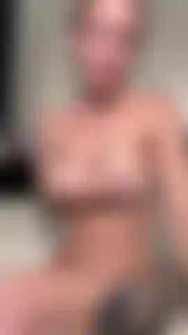 Provocadora de buceta rosa.