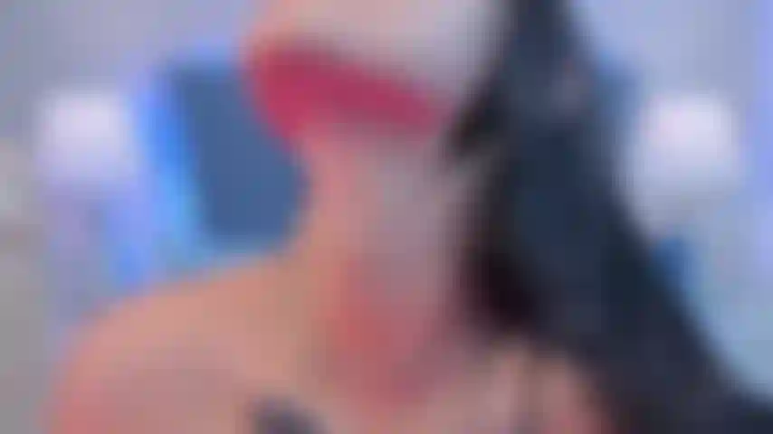 Deixa eu lubrificar bem seu pênis e depois colocar na minha bucetinha.