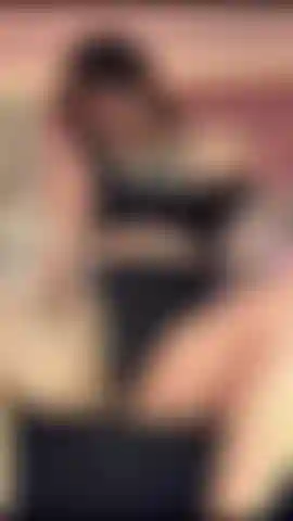 Procurando minha porra com meu delicioso vibrador em formato de microfone.