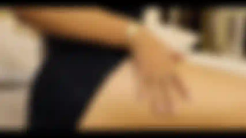 Safada e carinhosa são algumas das palavras que uso para me descrever.