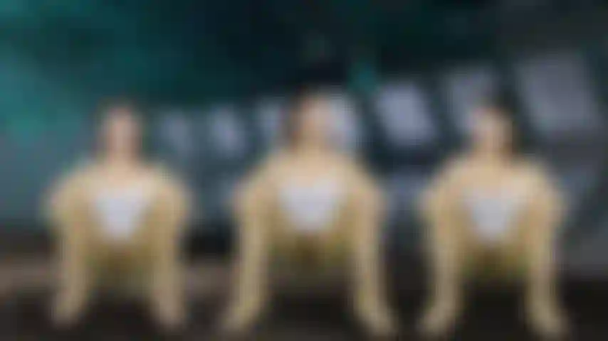 Três clones lia se masturbam.