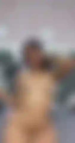 Meus peitinhos são para você.