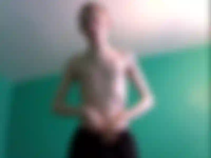 Antes de fazer a barba lá embaixo. Vídeo raro e sexy.