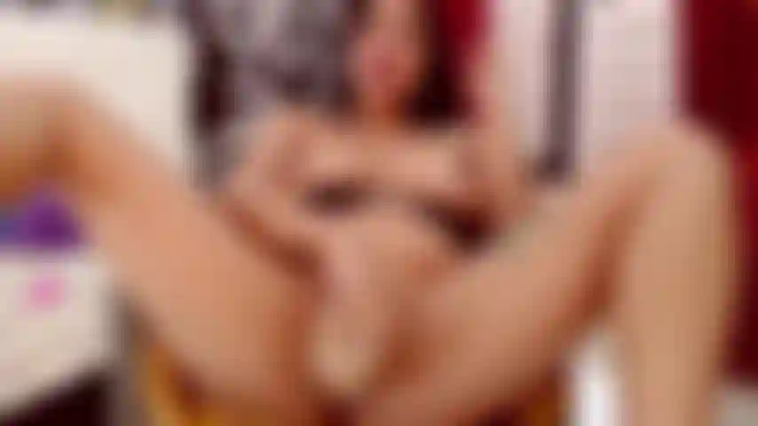 Fuking bichano com grande vibrador.