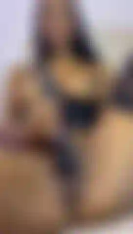 Vibrating my clickoris very strong