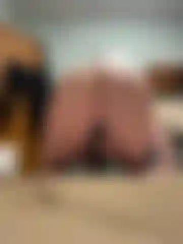 Só minha bunda enorme montando um preto grande.