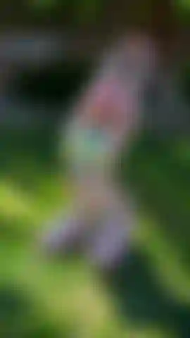 Vizinha gostosa se masturba no quintal (voyeur)