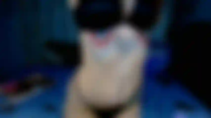 Ruiva fode e mexe no vibrador! Bunda grande.