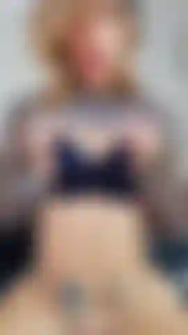 Brincando muito com minhas contas anais e brinquedo exuberante.