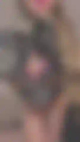 Usando minha boceta de pelo de raposa para provocar.
