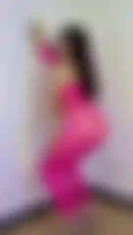 Do you like what Im wearing?  It looks even better on the floor... but I need a gentleman to help me with that.