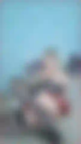 Meu vibrador no meu cuzinho parece tão quente.