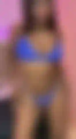 Faço striptease e jogo domi.