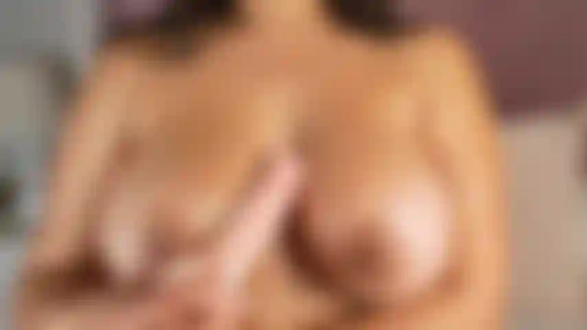 Tenho peitos grandes.