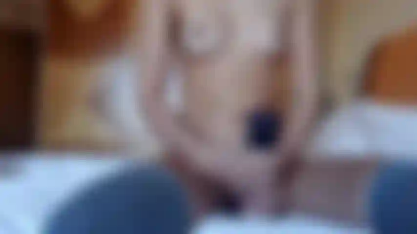 Fodendo meu grande vibrador.