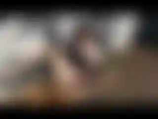 Provocação rápida de mim me masturbando no meu quintal no arizona. Sou muito exibicionista!