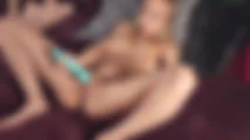 Precisava de um bom orgasmo então peguei minha varinha!