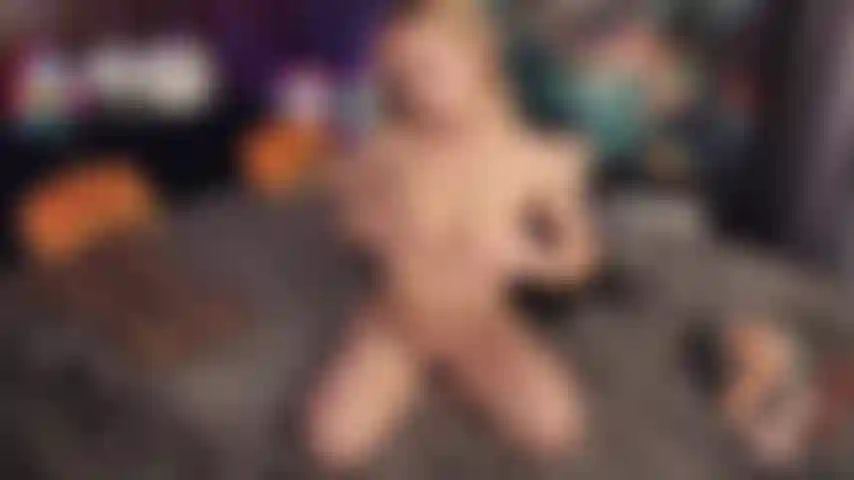 Paus enormes me fazem esguichar especialmente quando minhas pernas estão atrás da cabeça.!