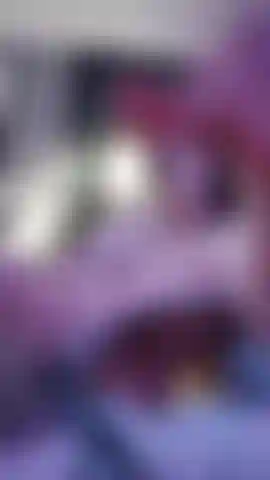 Dildo e vibrador numa buceta peluda e um vibrador no clitóris e gozar!