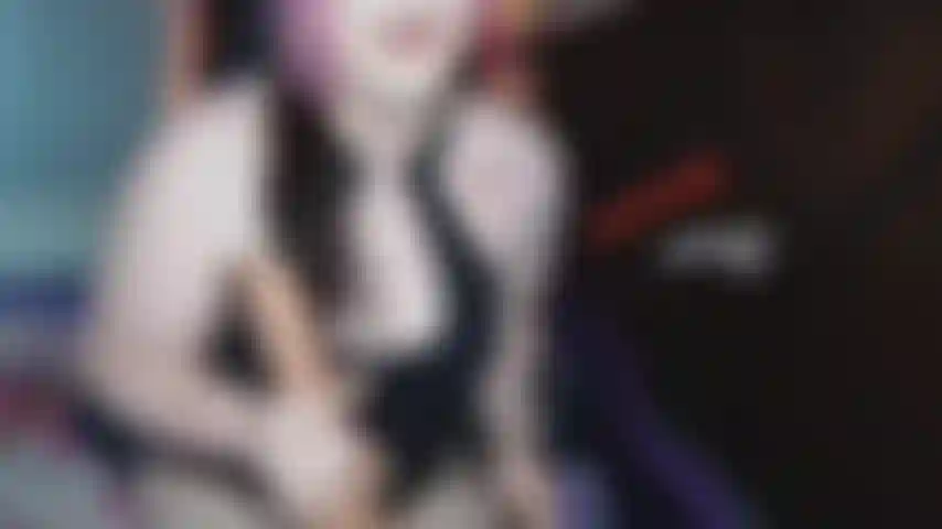 Buceta brinca com sissificação de pau pequeno.