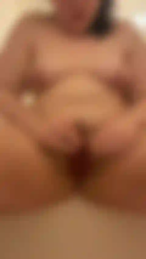 Shh quieta esguichando enquanto o marido dorme (sem tentar ser fofa apenas tentando gozar).