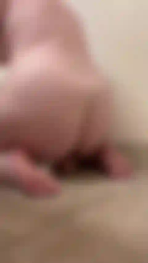 Montando meu vibrador nas costas.