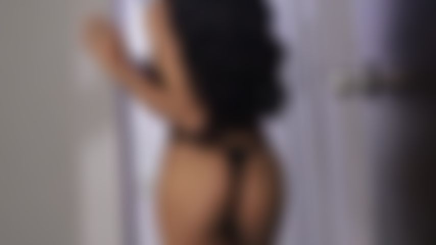 Safada e carinhosa são algumas das palavras que uso para me descrever.