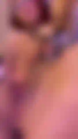 Close up da minha buceta suculenta enquanto eu a esfrego.