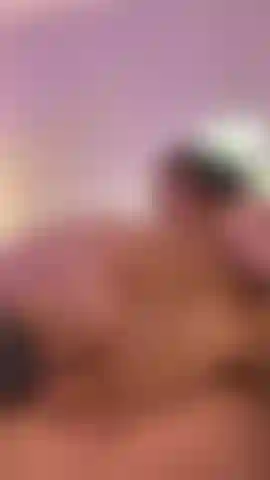 Umas palmadas na minha bundinha travessa.