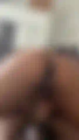 Veja-me cavalgar e dar creme em um grande pau preto com uma boceta molhada.