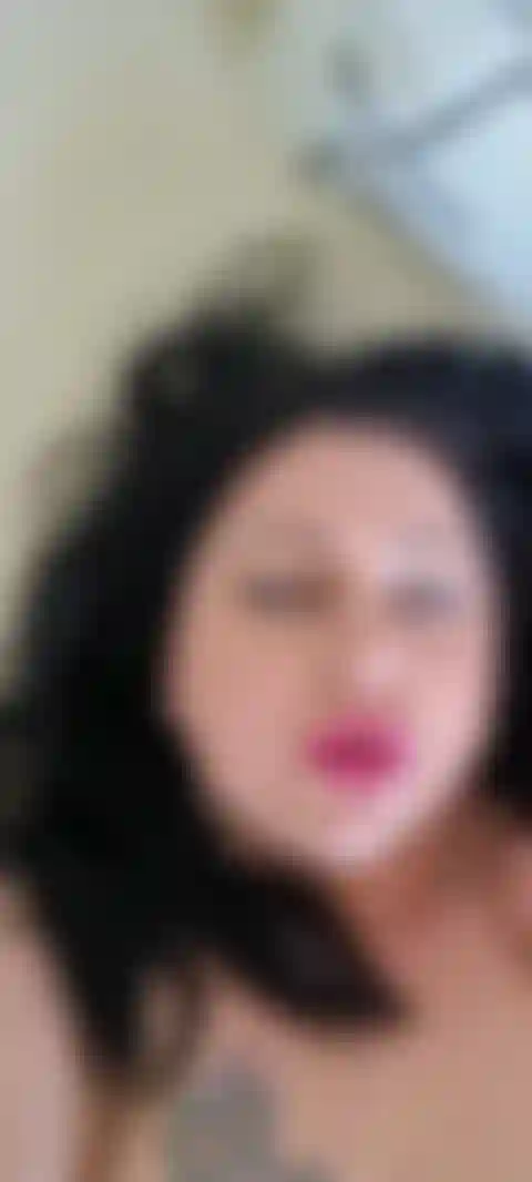 Rede arrastão vermelha com flash de buceta perfurada.