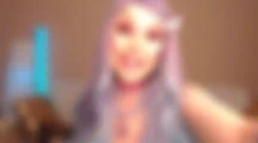 84. Mega estúpida vadia bimbo ahegao cara de pato sem brinquedos peitos saltando.