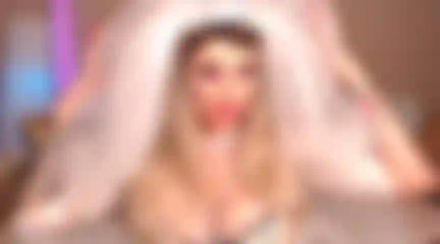 90. Vídeo cuckold!! Esposa rude e bimbo troféu chupa bbc depois do casamento na sua frente, usando você por dinheiro.