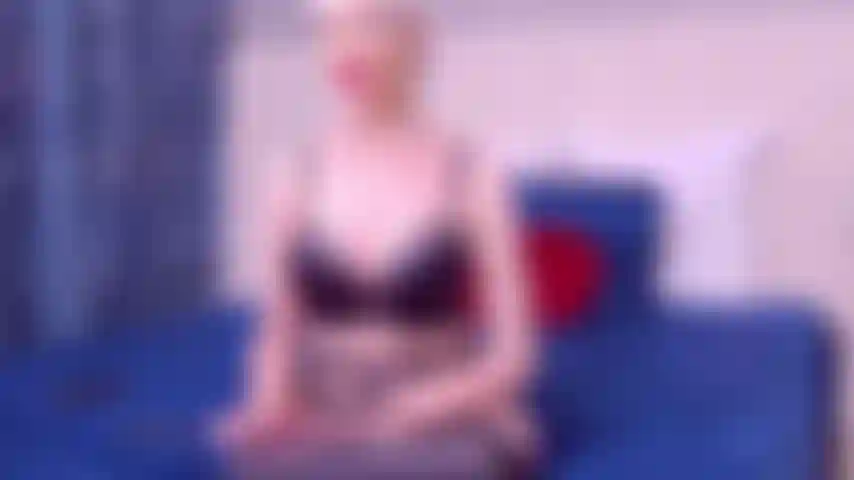 Que brinca com dildo.