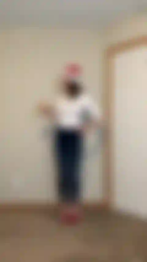 Festa de feriado no escritório - ouço você e outras pessoas falando sobre meus seios, dizendo que eles são falsos. Vou provar a todos vocês que eles são de fato reais.