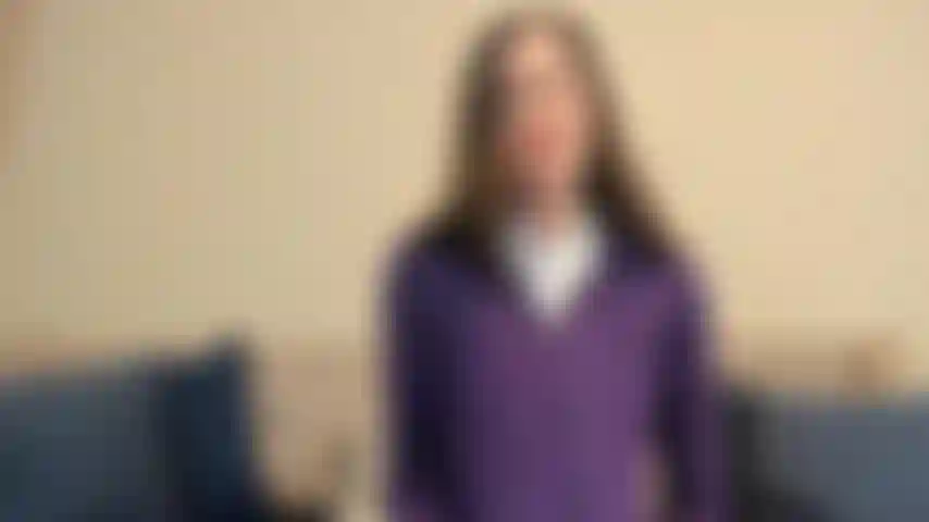 Meu desejo por seios grandes- eu tenho xícaras, deprimida depois de comprar sutiãs, passo por uma vidente que me dá jujubas mágicas... Elas funcionam? Sempre terei um copo?