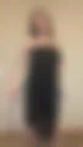 Experimente novos biquínis minúsculos - veja-me experimentar meus biquínis minúsculos sexy e um monoquíni minúsculo. Muitas provocações sexy e tremores nos seios.