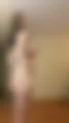 Bambolê sexy - no meu biquíni minúsculo até meus seios caírem, muitos ângulos e pontos de vista diferentes, muitos seios sensuais saltando.