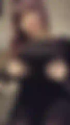 When I put on this tight dress, all I could imagine was my future boyfriend coming up to me and slipping his hand under it to feel my wet little panties🥵