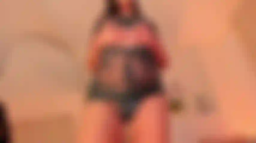 Sexy striptease 🔥