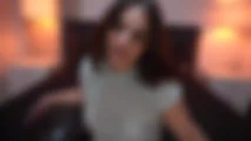 Você quer foder meu rosto de cabeça para baixo e deixar meu rosto bagunçado ???