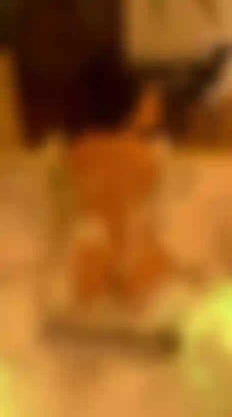 Quanto mais você me olhar, mais difícil será resistir à tentação do meu corpo ensaboado.
