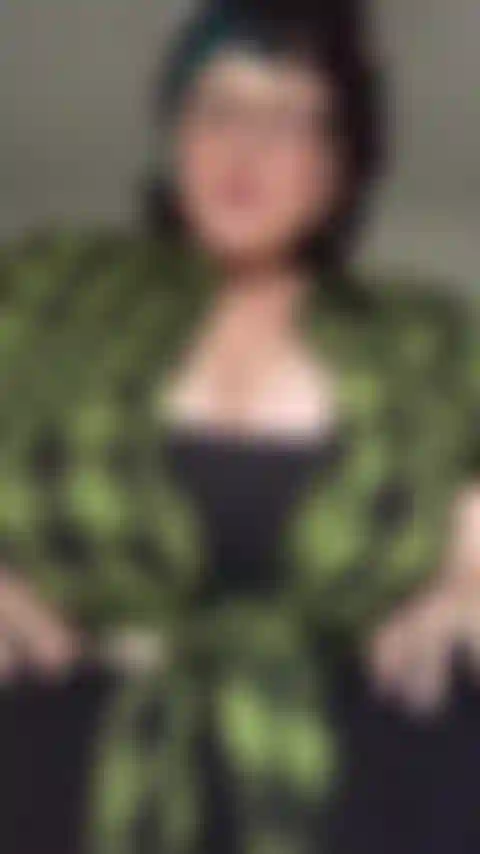 Batendo palmas em minhas xícaras de 46j.