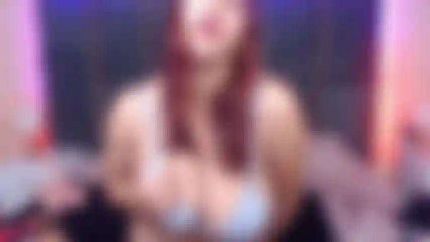 Estilo cachorrinho e estou sendo fodida pela minha máquina de sexo.