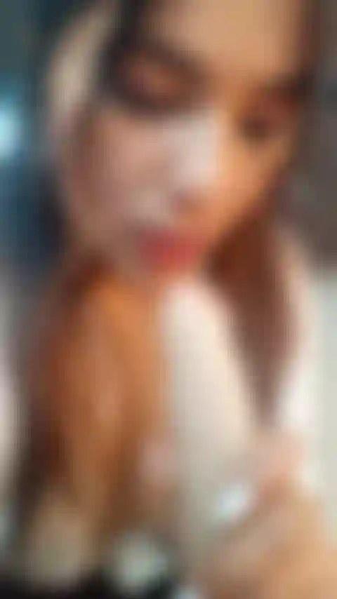 Chupo vibrador + um pouco de saliva.