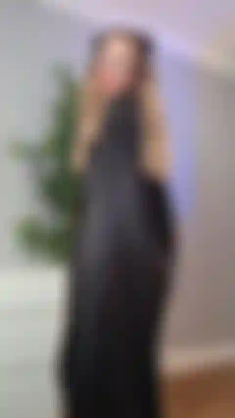 Uma vampira travessa do halloween.