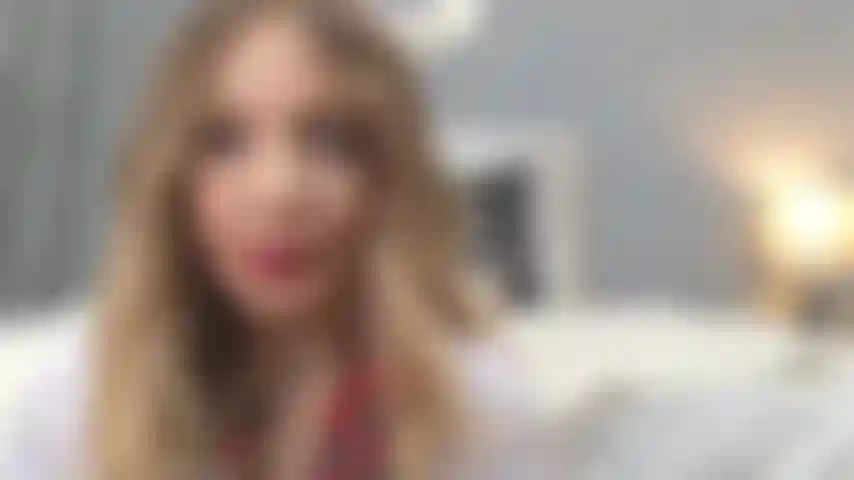 Uma estudante safada que convence sua professora a aceitar seu presente para agradecer a maior votação recebida no dever de casa. A colegial safada recebeu em troca sua enorme carga!